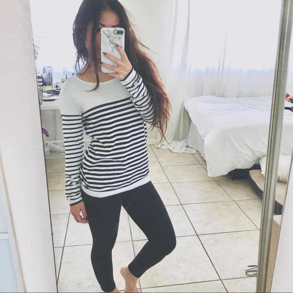 Hinge Stripe Long Sleeve Crew Neck Shirt Small Top